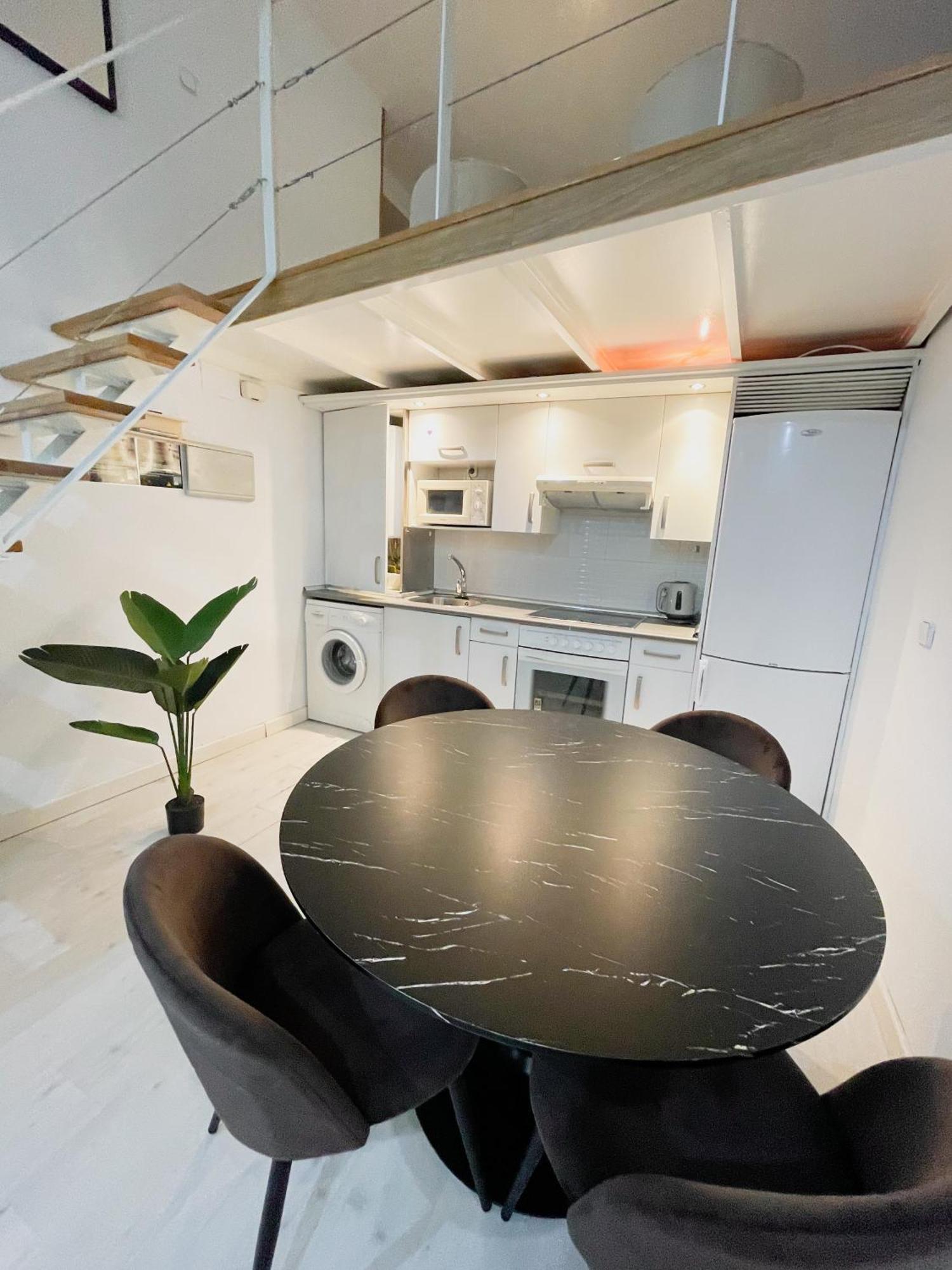 Carretas Duplex Interior Apartment มาดริด ภายนอก รูปภาพ
